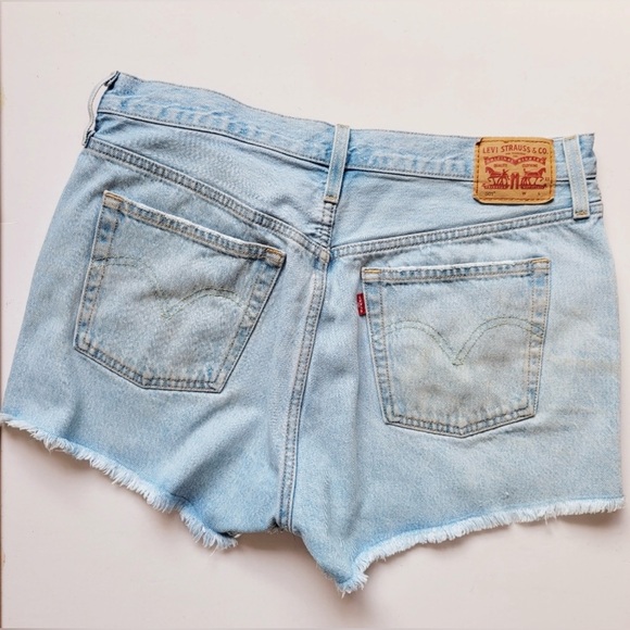 Levi’s Jean Shorts - Picture 4 of 6